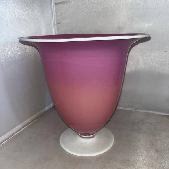 Steuben Pink Rosaline Alabaster Centerpiece Footed Flared Vase 8.25” - Picture 3 of 6